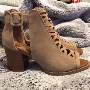 Brand new taupe booties
